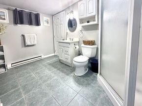 534 Hogg Memorial Dr, Whitman MA 02382