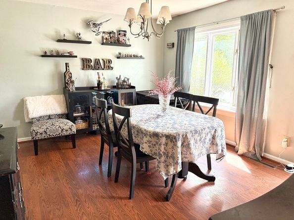 534 Hogg Memorial Dr, Whitman MA 02382