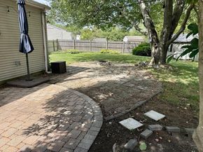 534 Hogg Memorial Dr, Whitman MA 02382