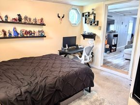 534 Hogg Memorial Dr, Whitman MA 02382