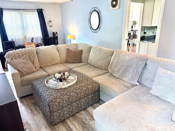 534 Hogg Memorial Dr, Whitman MA 02382