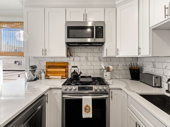 153 Everett St 2, Boston MA 02128