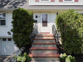 88 Fox Meadow Ln, Dedham MA 02026