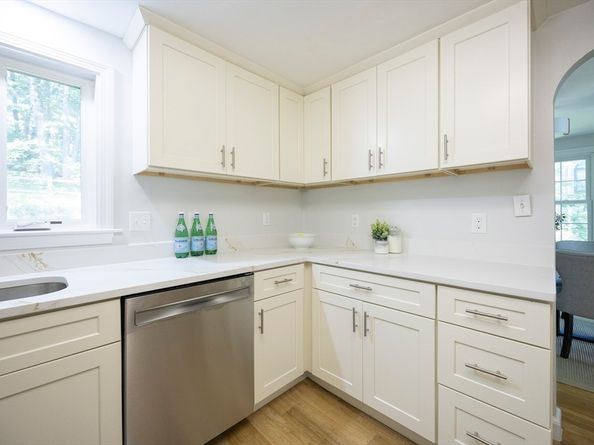 88 Fox Meadow Ln, Dedham MA 02026