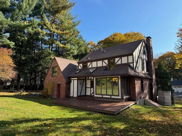 3 Old English Rd, Worcester MA 01609