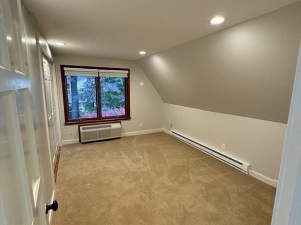 3 Old English Rd, Worcester MA 01609