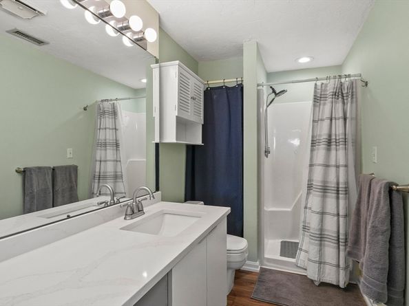 39 Pointe Rok Drive 39, Worcester MA 01604