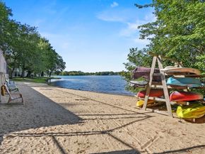 39 Pointe Rok Drive 39, Worcester MA 01604