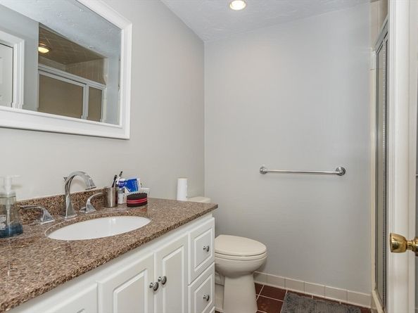194 Washington St J, Canton MA 02021