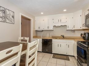 194 Washington St J, Canton MA 02021