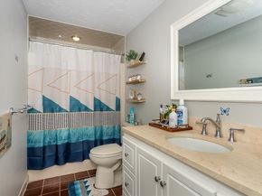 194 Washington St J, Canton MA 02021