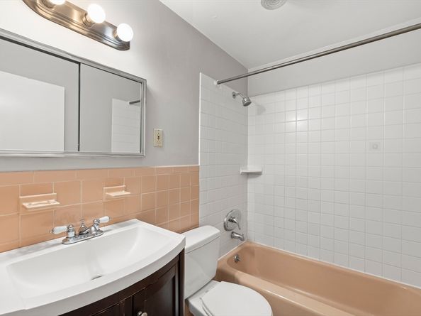 70 Jamaicaway 16, Boston MA 02130