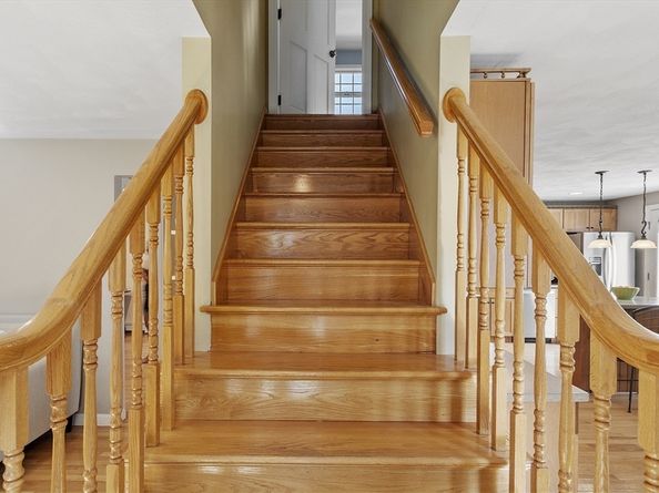 15 Dewey Ave, Wilmington MA 01887