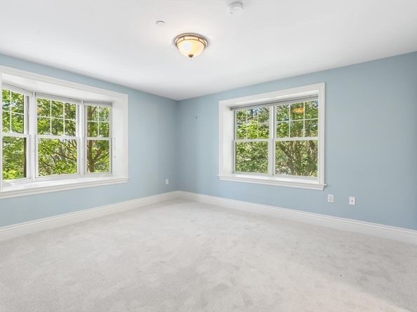 12 Russell Rd 303, Wellesley MA 02482