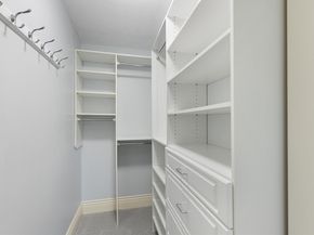 12 Russell Rd 303, Wellesley MA 02482