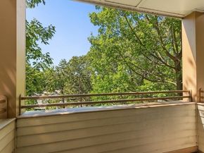 12 Russell Rd 303, Wellesley MA 02482