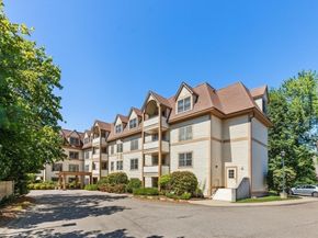12 Russell Rd 303, Wellesley MA 02482