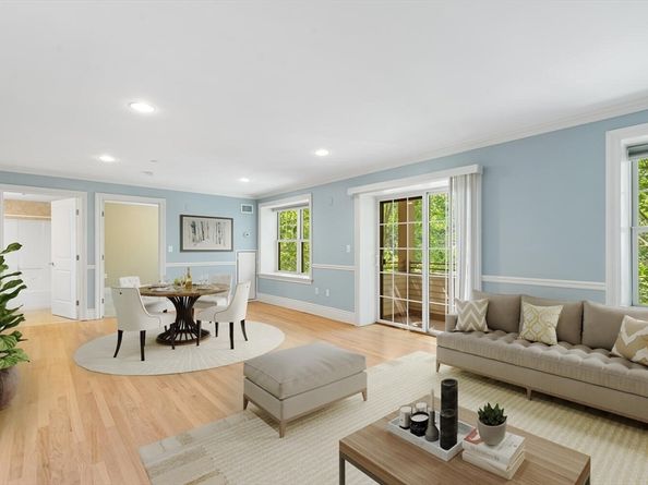 12 Russell Rd 303, Wellesley MA 02482