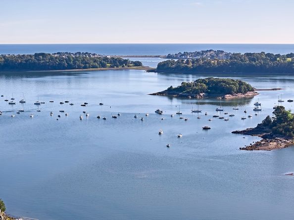 37 Governor Long Rd, Hingham MA 02043