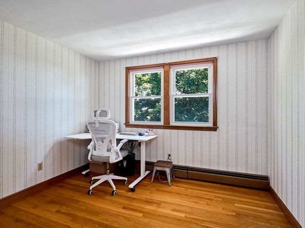 37 Governor Long Rd, Hingham MA 02043