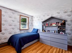37 Governor Long Rd, Hingham MA 02043