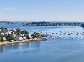 37 Governor Long Rd, Hingham MA 02043