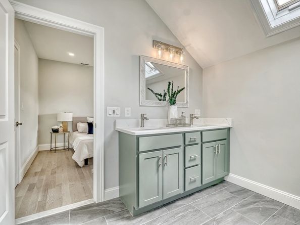 33 Hamilton St, Medford MA 02155