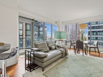 1 Avery St