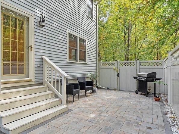 25 Pickman Dr 25, Bedford MA 01730