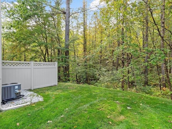25 Pickman Dr 25, Bedford MA 01730