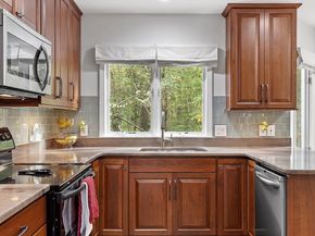 25 Pickman Dr 25, Bedford MA 01730