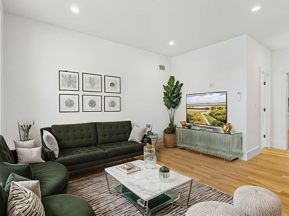 8 Hough Rd., Sutton MA 01590