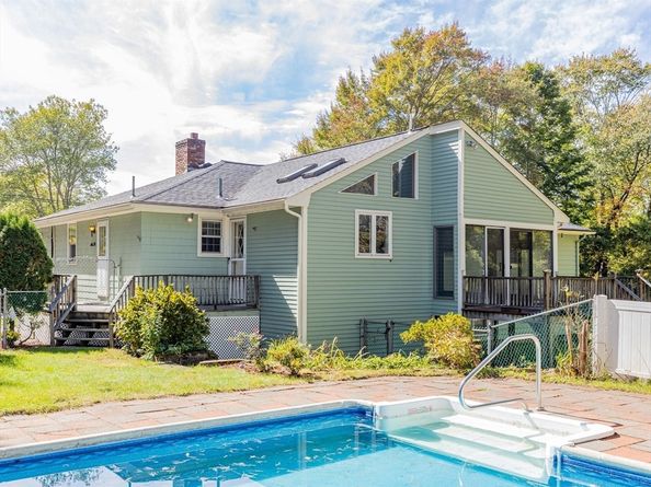 66 Gould Street, Walpole MA 02081
