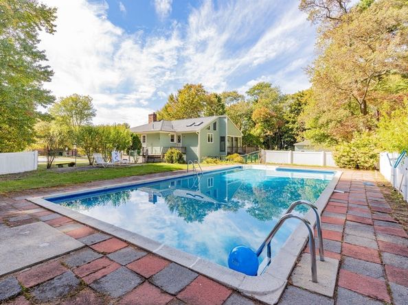 66 Gould Street, Walpole MA 02081
