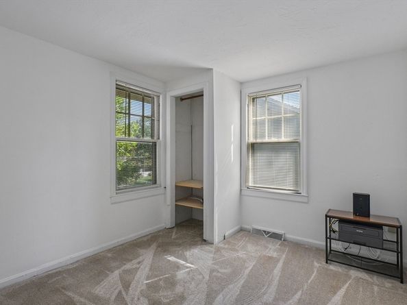 36 Elm Rd, Westford MA 01886