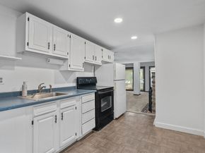 36 Elm Rd, Westford MA 01886
