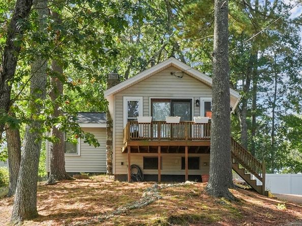 36 Elm Rd, Westford MA 01886