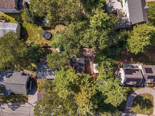 36 Elm Rd, Westford MA 01886