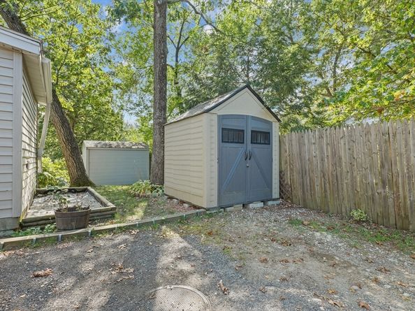 36 Elm Rd, Westford MA 01886