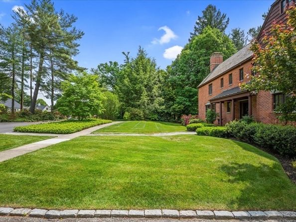 40 Westwood Dr, Worcester MA 01609