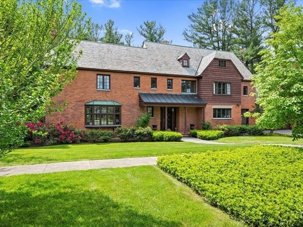 40 Westwood Dr, Worcester MA 01609