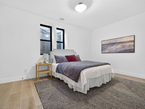 69 Clarendon Ave A, Somerville MA 02144