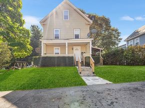 48 Chestnut St, Leominster MA 01453