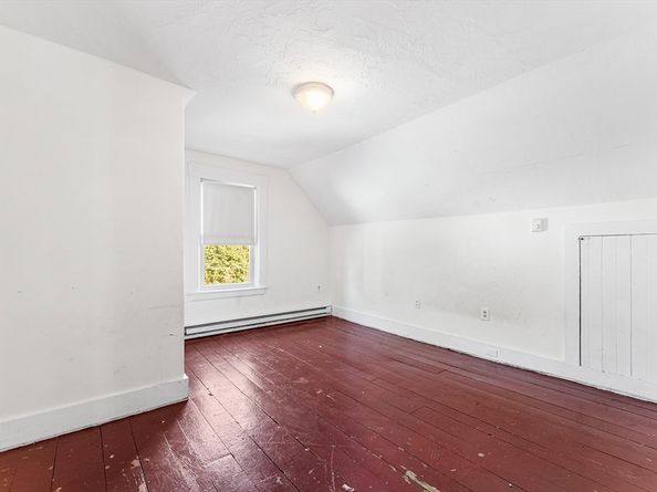48 Chestnut St, Leominster MA 01453