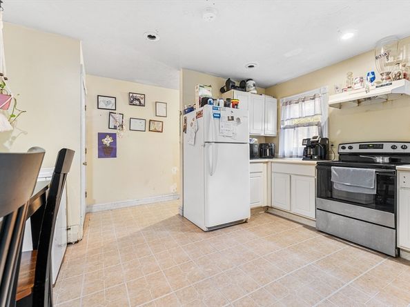 48 Chestnut St, Leominster MA 01453