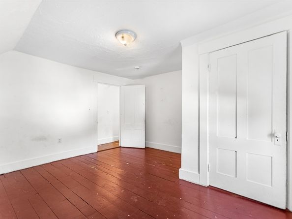 48 Chestnut St, Leominster MA 01453
