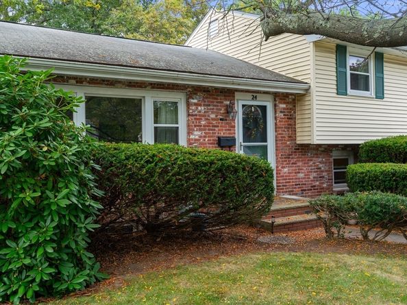 24 Pond Farm Rd, Dedham MA 02026