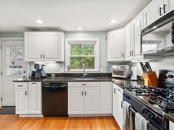 24 Pond Farm Rd, Dedham MA 02026