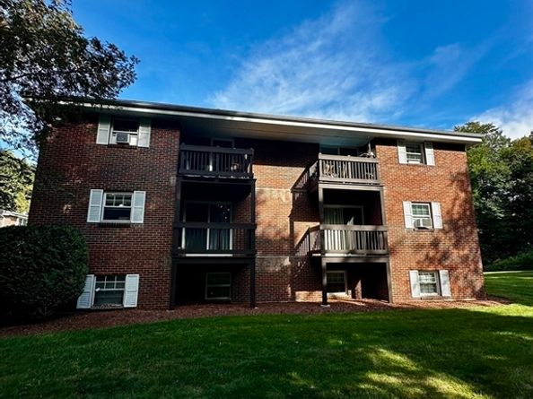39 Pleasant St C5, Northborough MA 01532
