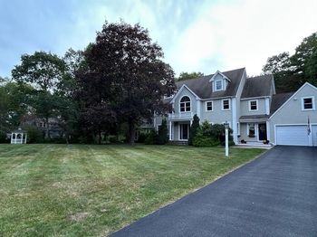 16 Salt Meadow Ln